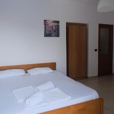 Mehilli Hotel Dhërmi Dış mekan fotoğraf