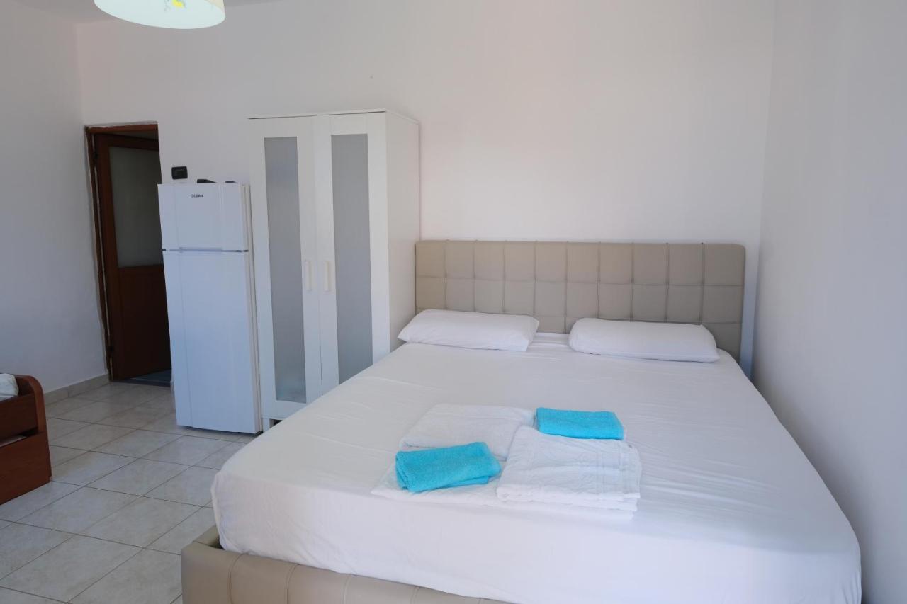 Mehilli Hotel Dhërmi Dış mekan fotoğraf
