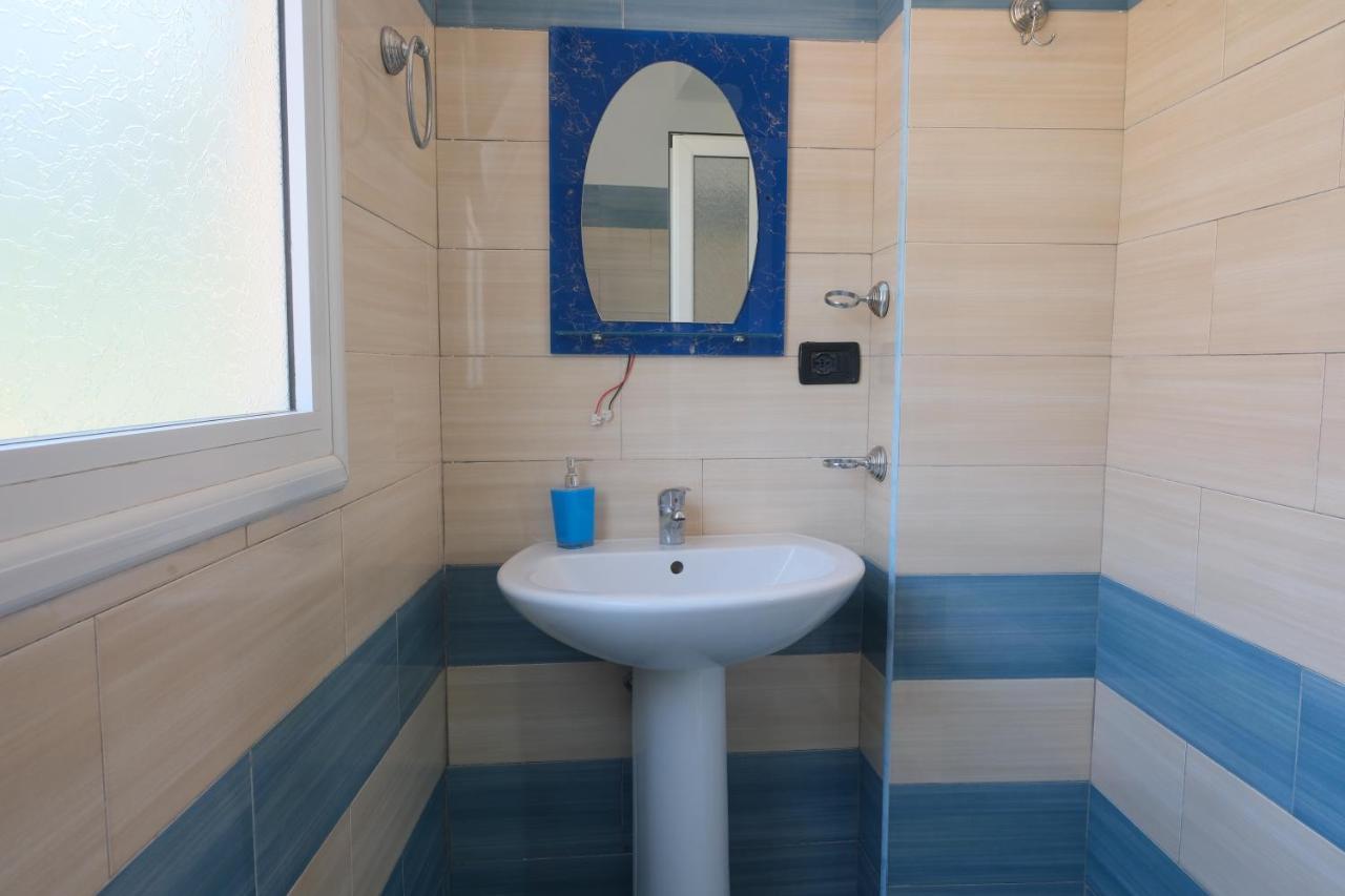 Mehilli Hotel Dhërmi Dış mekan fotoğraf