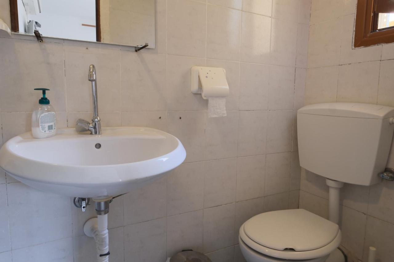 Mehilli Hotel Dhërmi Dış mekan fotoğraf