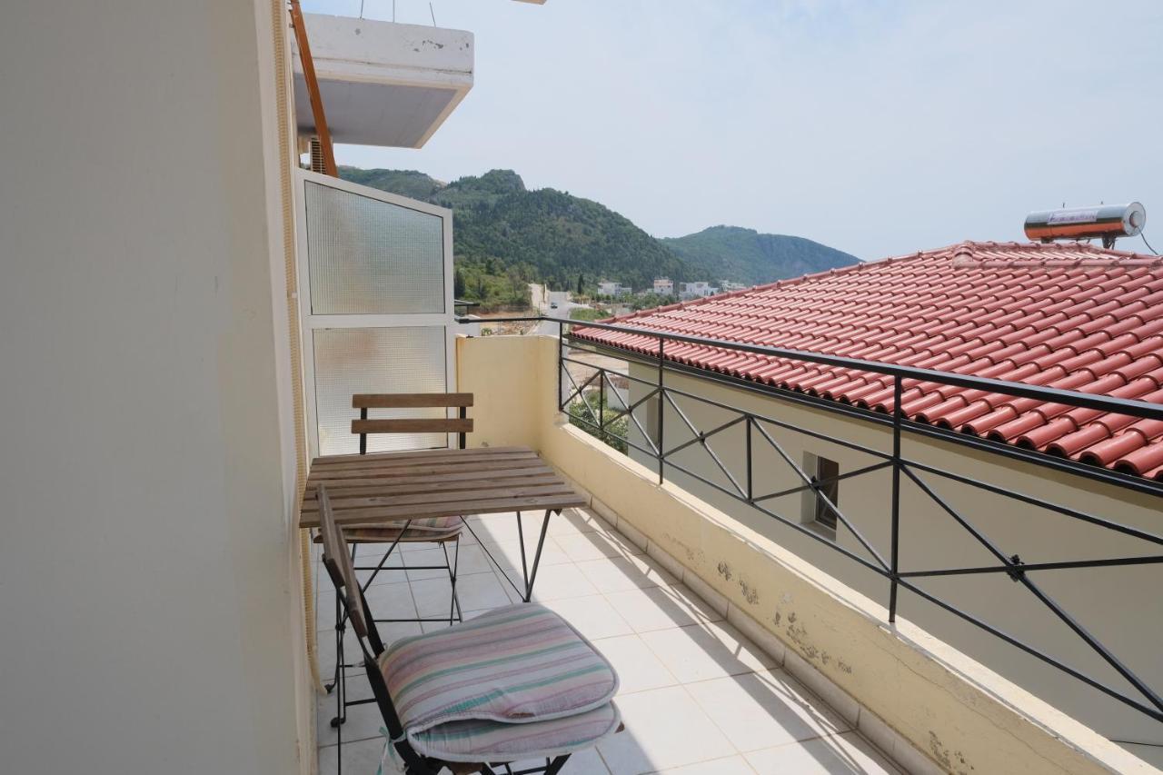 Mehilli Hotel Dhërmi Dış mekan fotoğraf