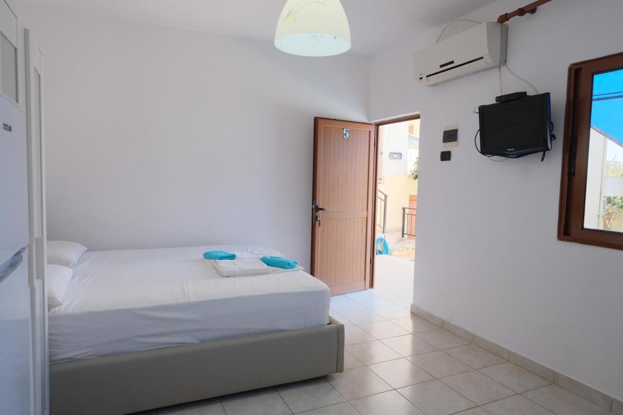 Mehilli Hotel Dhërmi Dış mekan fotoğraf