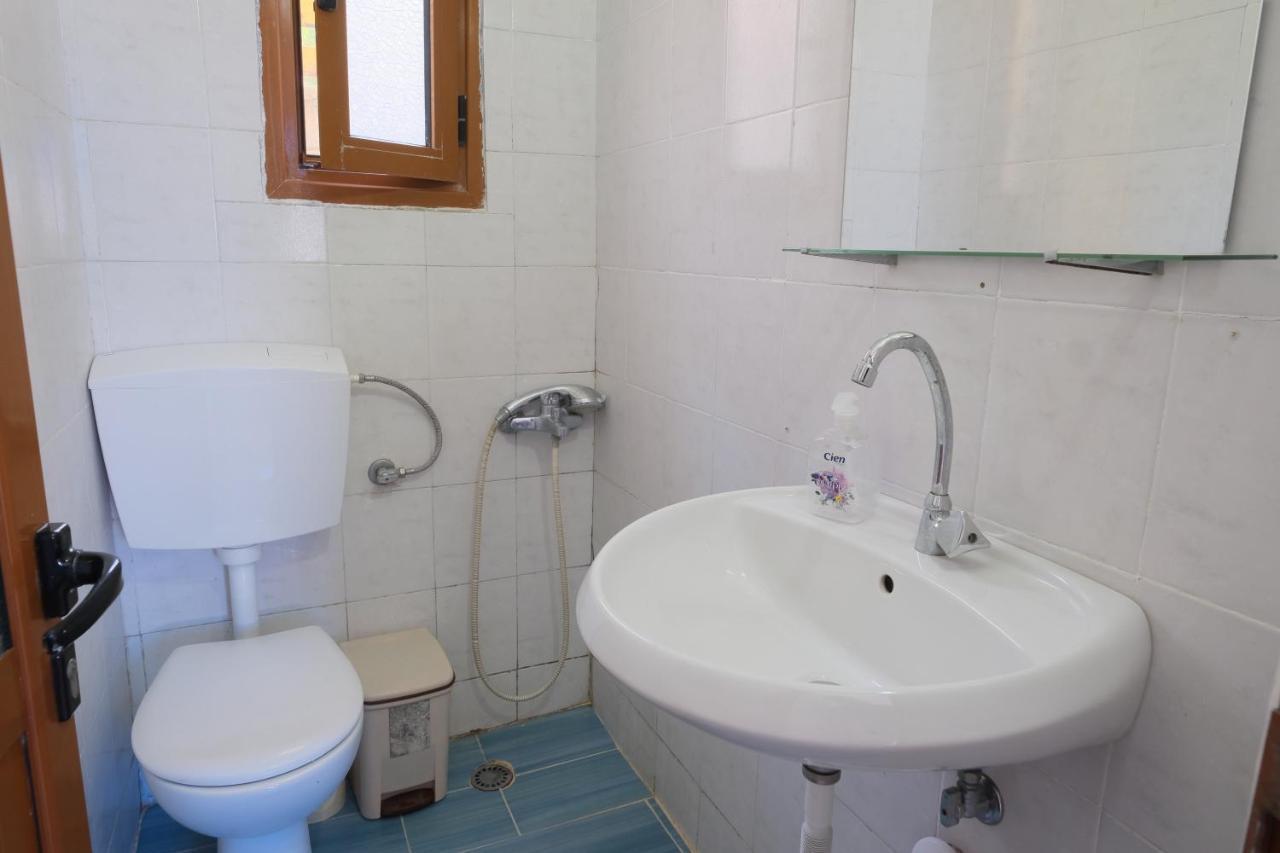 Mehilli Hotel Dhërmi Dış mekan fotoğraf