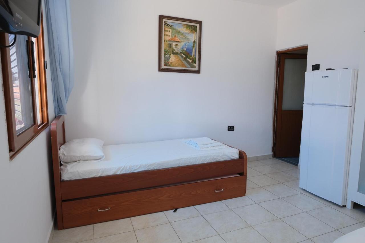 Mehilli Hotel Dhërmi Dış mekan fotoğraf