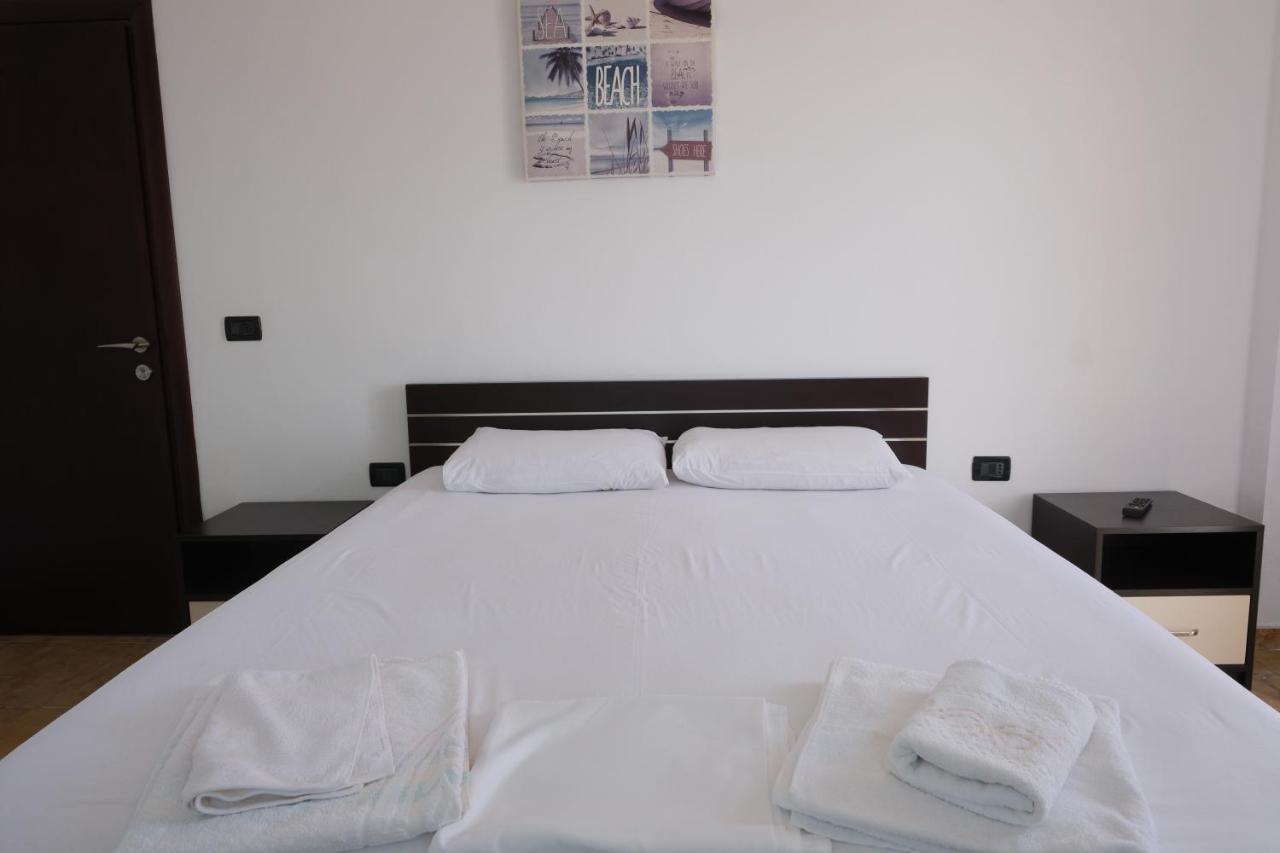 Mehilli Hotel Dhërmi Dış mekan fotoğraf