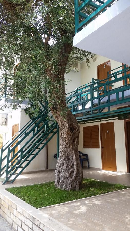 Mehilli Hotel Dhërmi Dış mekan fotoğraf