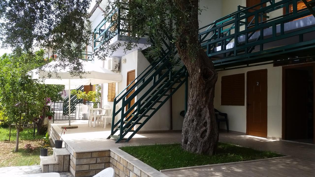 Mehilli Hotel Dhërmi Dış mekan fotoğraf