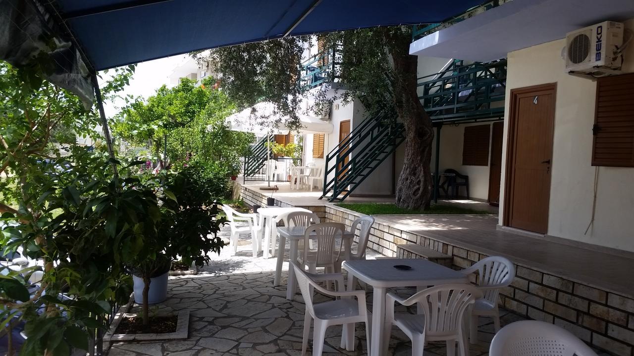 Mehilli Hotel Dhërmi Dış mekan fotoğraf