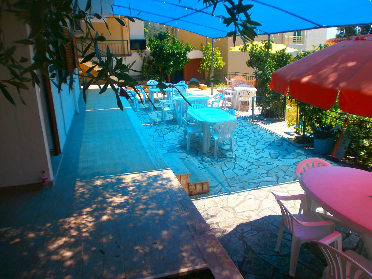 Mehilli Hotel Dhërmi Dış mekan fotoğraf