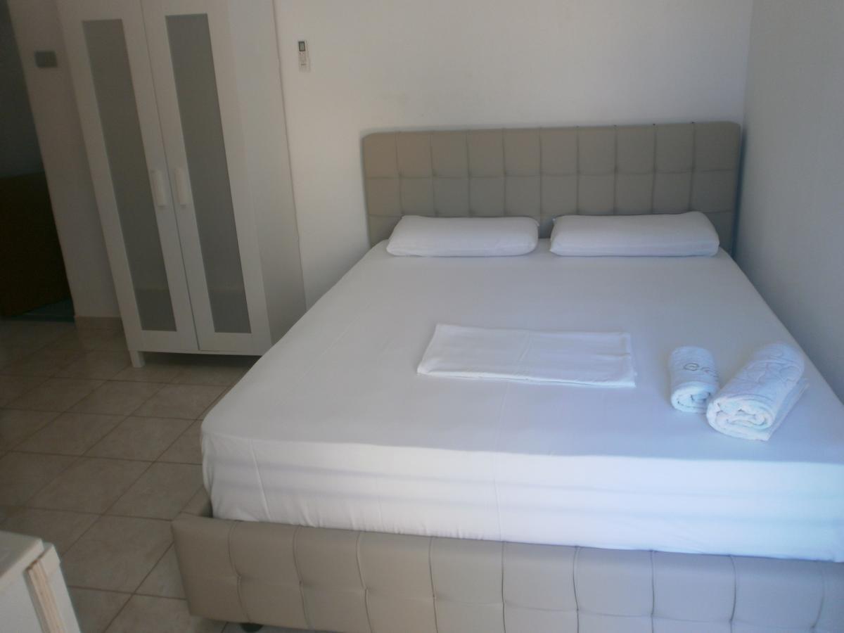 Mehilli Hotel Dhërmi Dış mekan fotoğraf